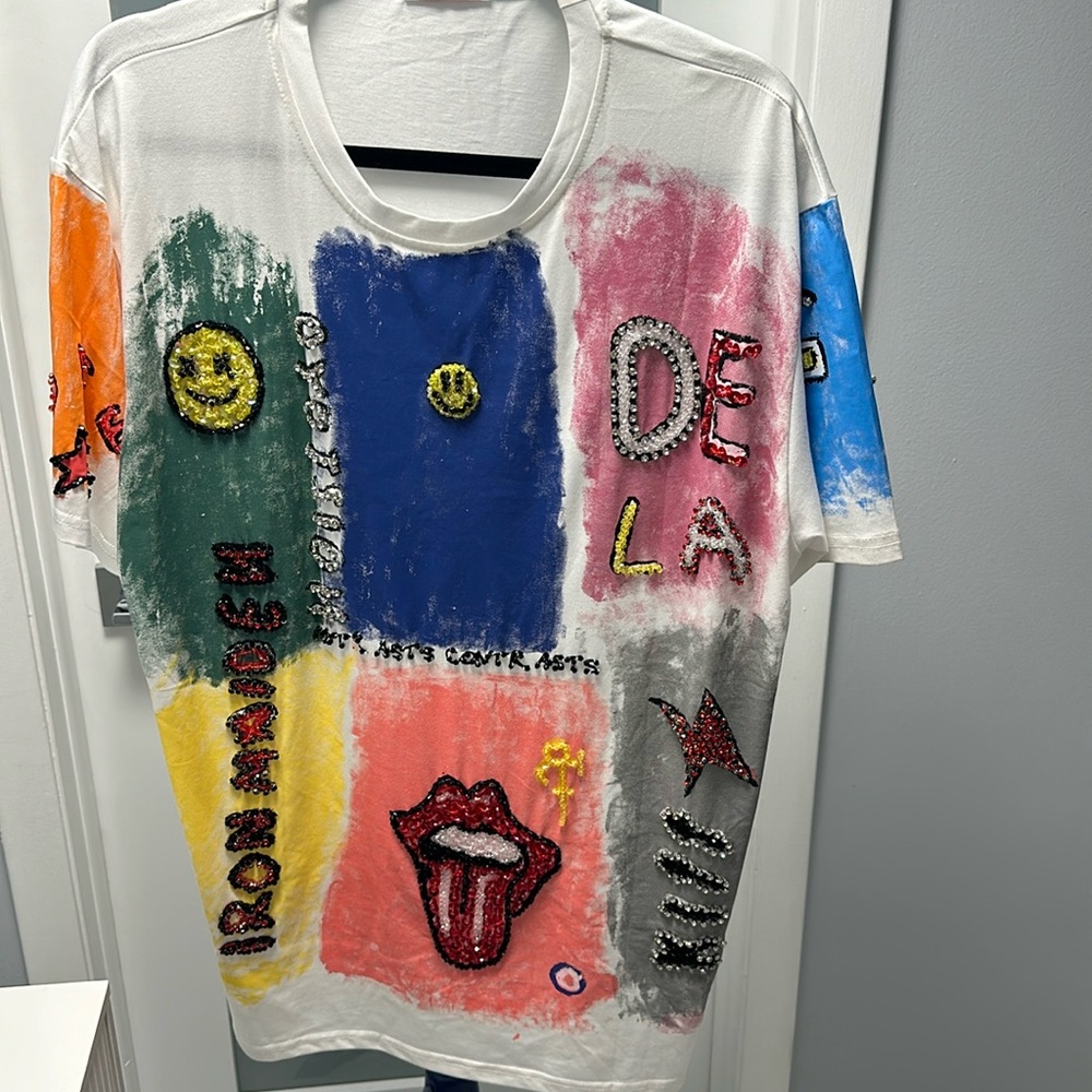 La’ Ros oversized Tshirt with rhinestones - Size M/L